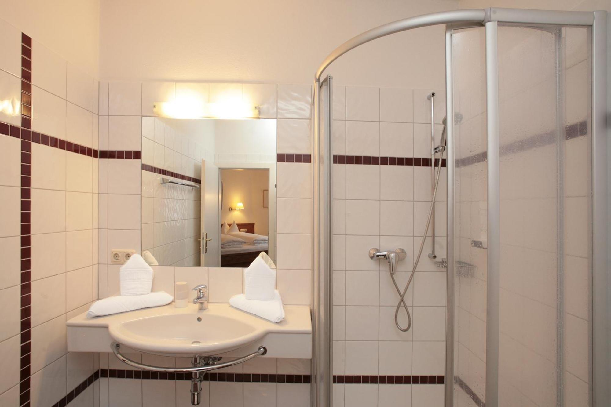 Gasthof Zur Post Maishofen Room photo